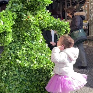 She is so cute 🥰 How do you think.