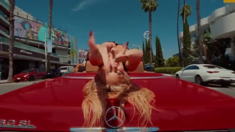 Busty Sydney Sweeney in a rolling stones video
