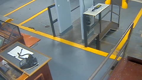 3205LHOBBACStLoadingDock_2021-01-06_23h00min42s457ms.mp4