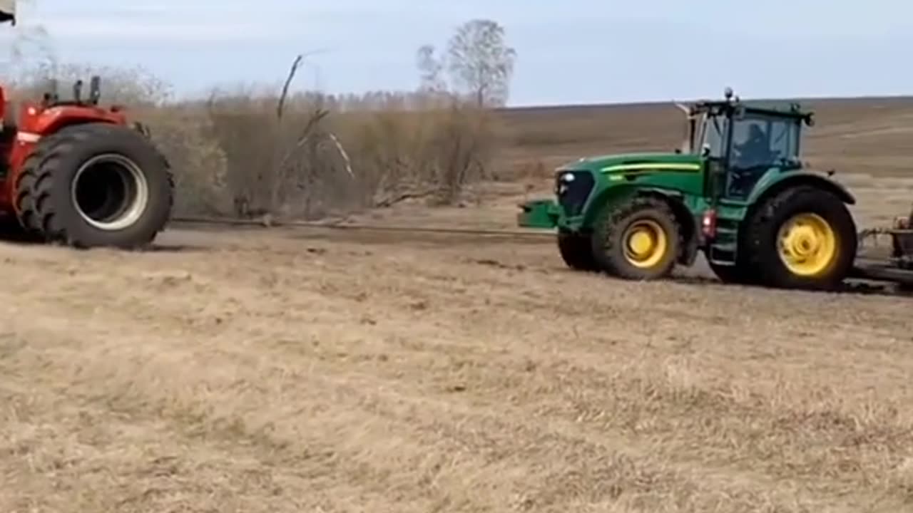 tractors stuck, machines accelerating (78)