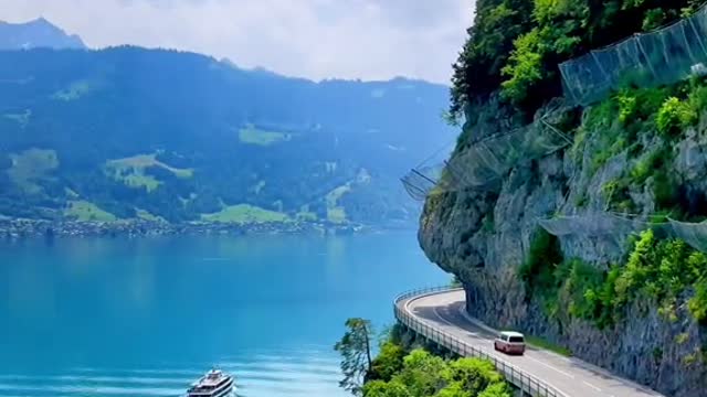 Summer Vibes at the Lake Thun