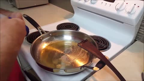 Making a stainless steel pan non-stick