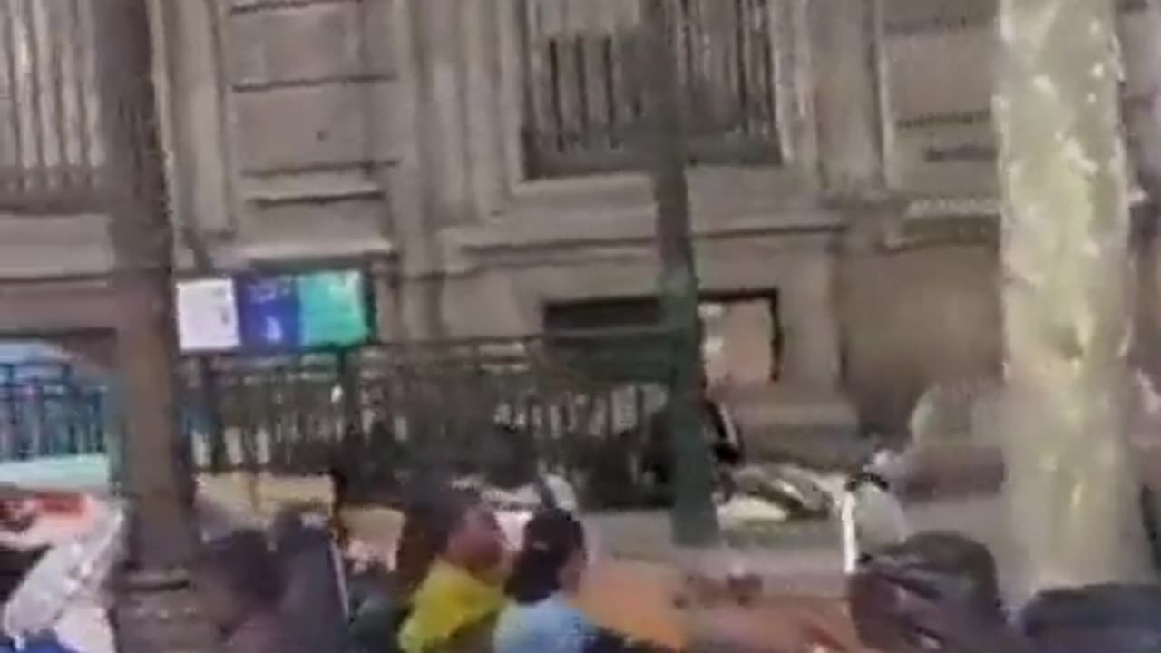 Macron’s Paris looking worse than a third world country