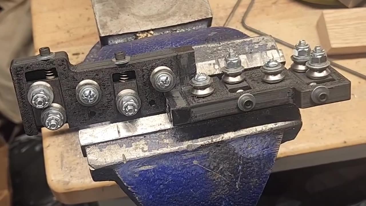 Wire Straightener for My Texturing Copper Wire Roller Mill