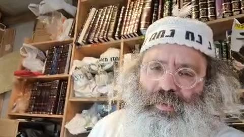 האיש מגלח על נזירות אביו ואין האשה מגלחת על נזירות אביה - שיר נ נח משנה מסכת נזיר דף ל