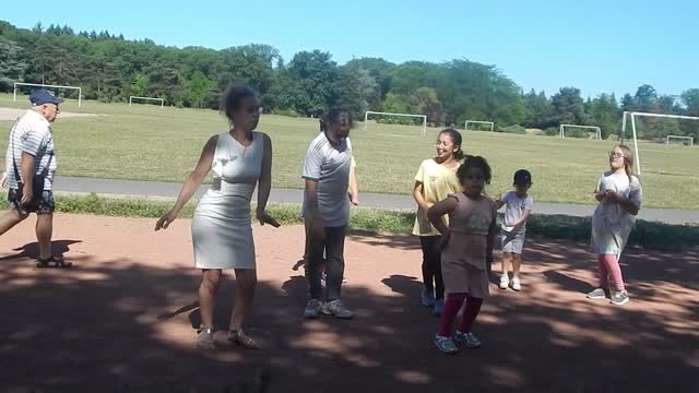 Les MAsques Blancs Lyon s'eclatent en danse le 11 juin à Parilly