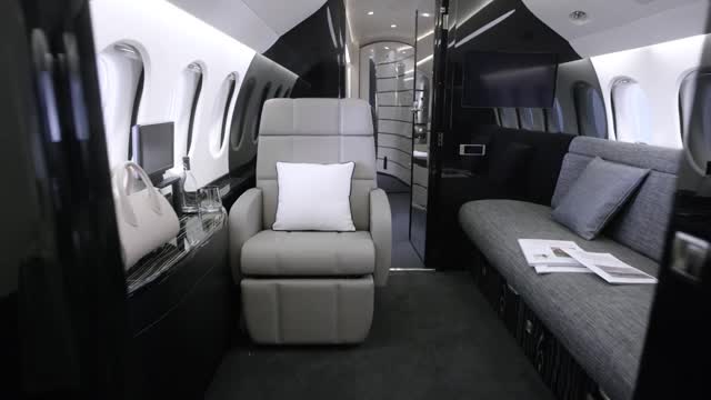 Falcon 8X Sky Suite