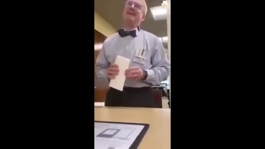 Hidden Camera - Pharmacist is Awake to the Risk of Jabs