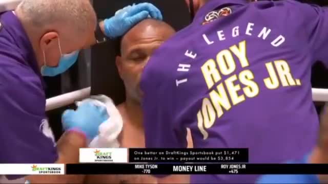 Mike tyson vs roy jones jr : full fight exhibition