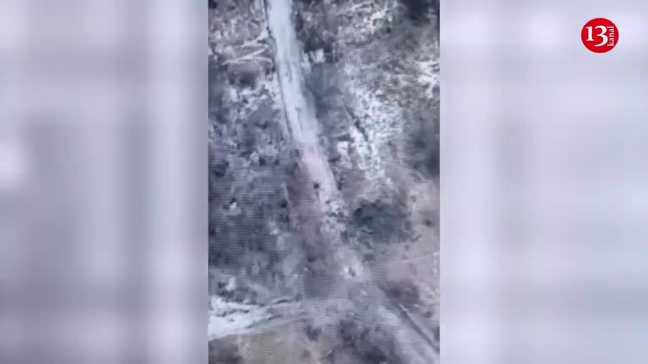 Kamikaze drones target 3 groups of 30 Russians - "They abandoned the wounded and run away"