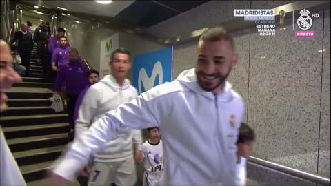 Cristiano and Benzema joke with Lucas Vázquez! 😂