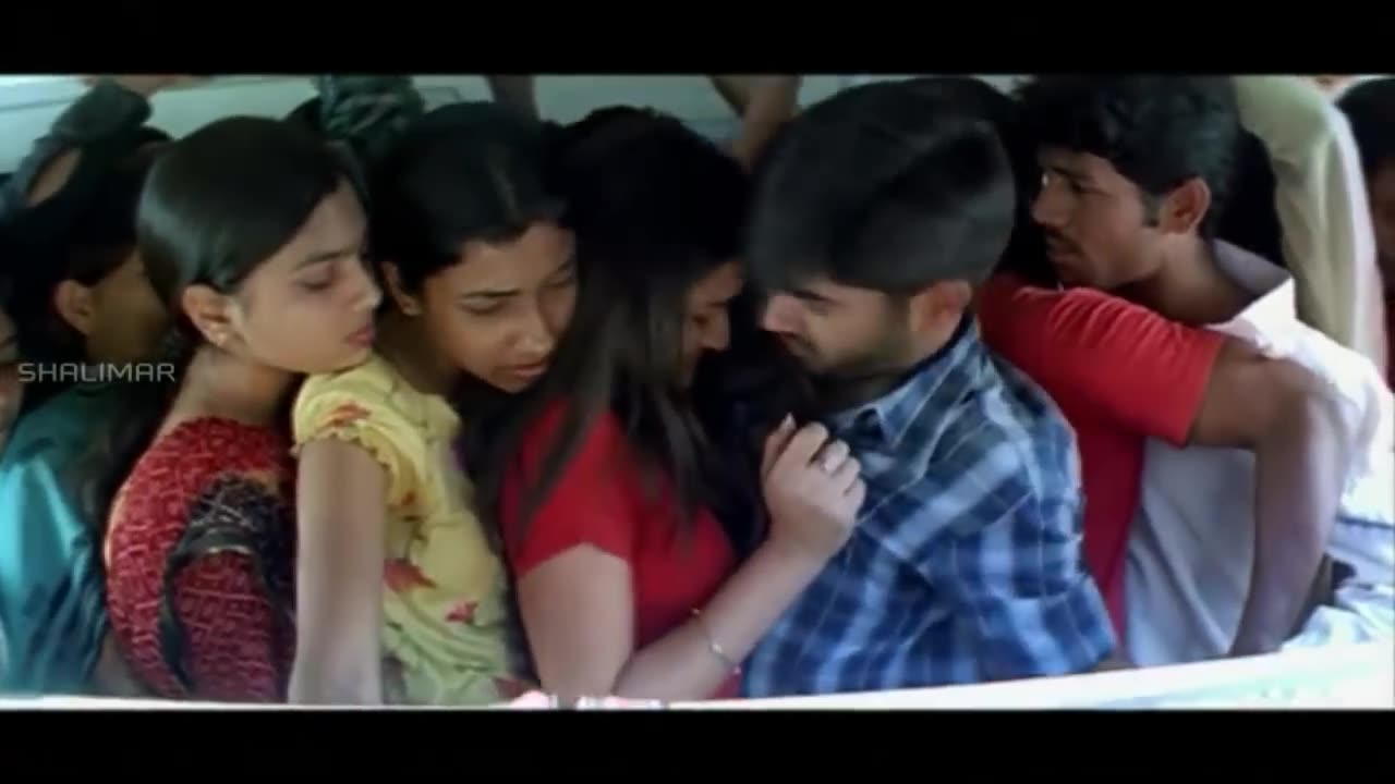 Hot_Bollywood_Romantic_Scene_on_BUS_💗💗_Whatsapp_Video_Status_💗💗