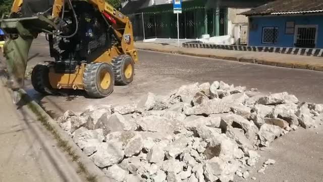 Trabajos en la avenida El Consulado