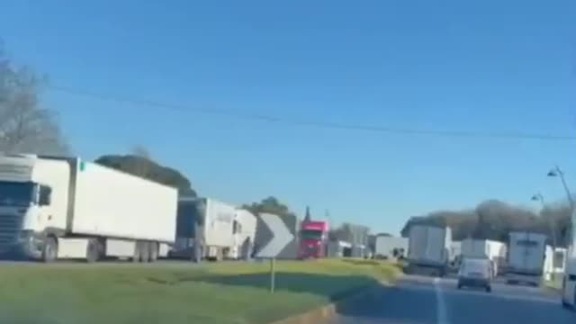 Italy #FreedomConvoy2022 .. convoy of hundreds of truck drivers and farmers