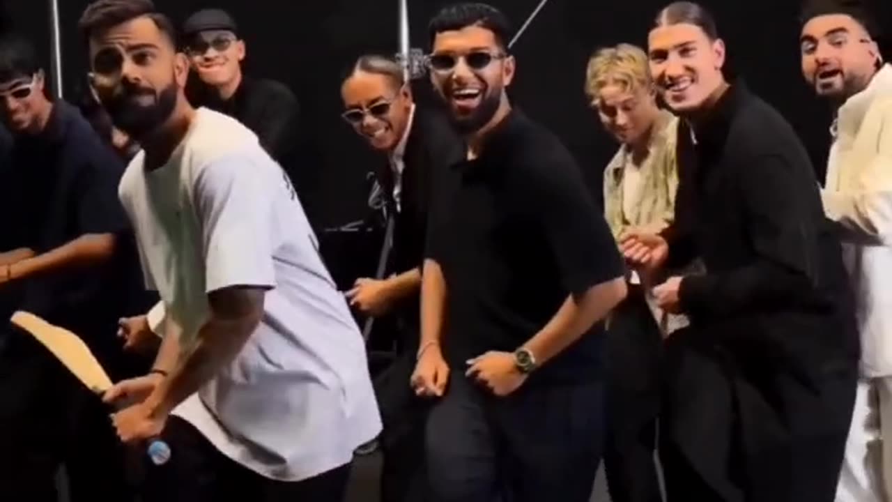 Virat kohli dance with foreigners