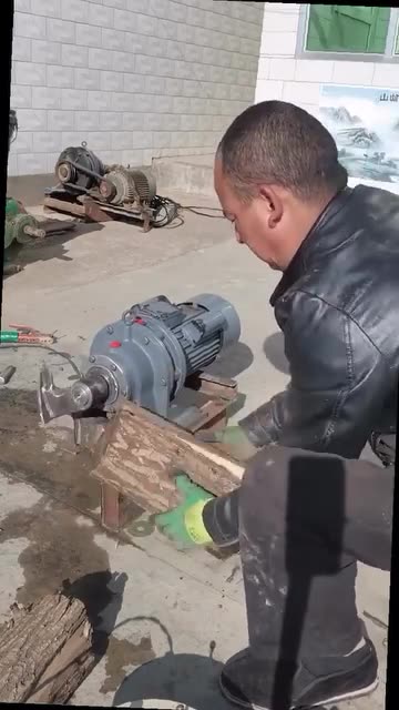 220 volts wood splitting machine