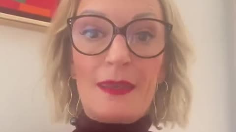 Monika Gruber ES WIRD ZEIT DAS WIRS MACHEN, WIE DIE FRANZOSEN