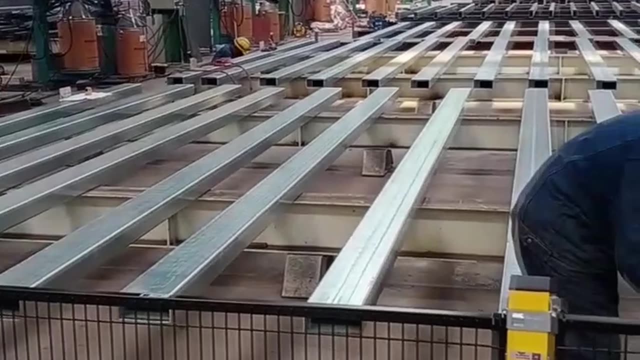 Application of galnanized square tube in steel building