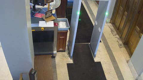 1017RSOB01DelAveADADoor_2021-01-06_14h30min08s880ms.mp4