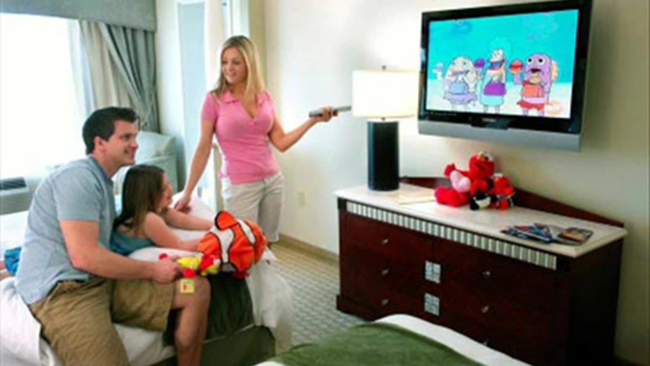 Family Defends Their Hotel Room Against a Rapist 3/6 - pranknet archive
