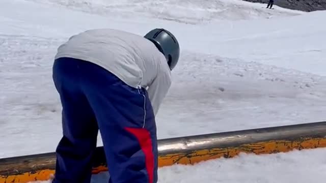 when they say not to wax the rail but it's sticky asf