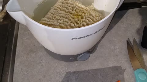 Eating Maruchan Ramen Noodle Chicken Flavor, Dbn, MI, 3/8/24