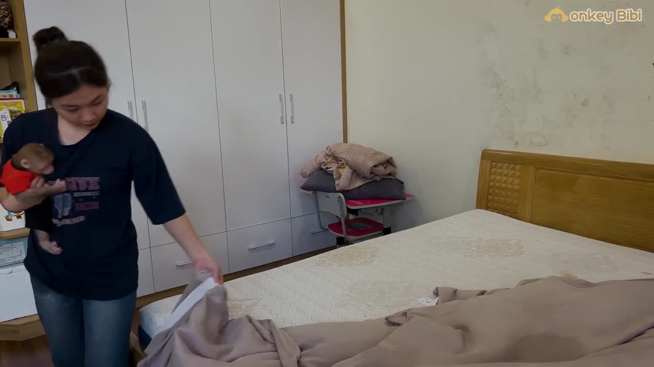 Bibi apologized to her mother when she peed on the bed