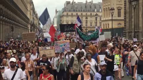 Francia en pie frente a la tiranía. ¡Viva la resistencia!