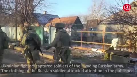 “Morning hunt" - Ukrainian soldiers take captured Russian for a "walk”