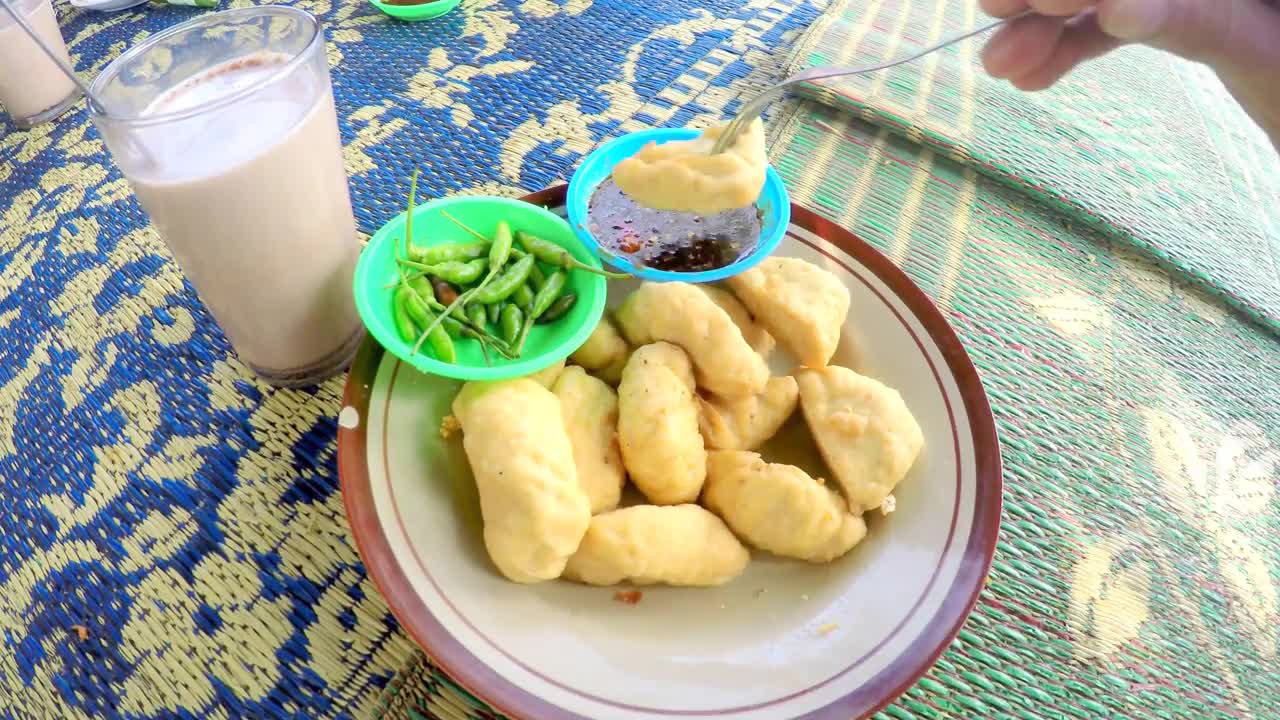 Indonesian Food : Tahu Serasi Bandungan