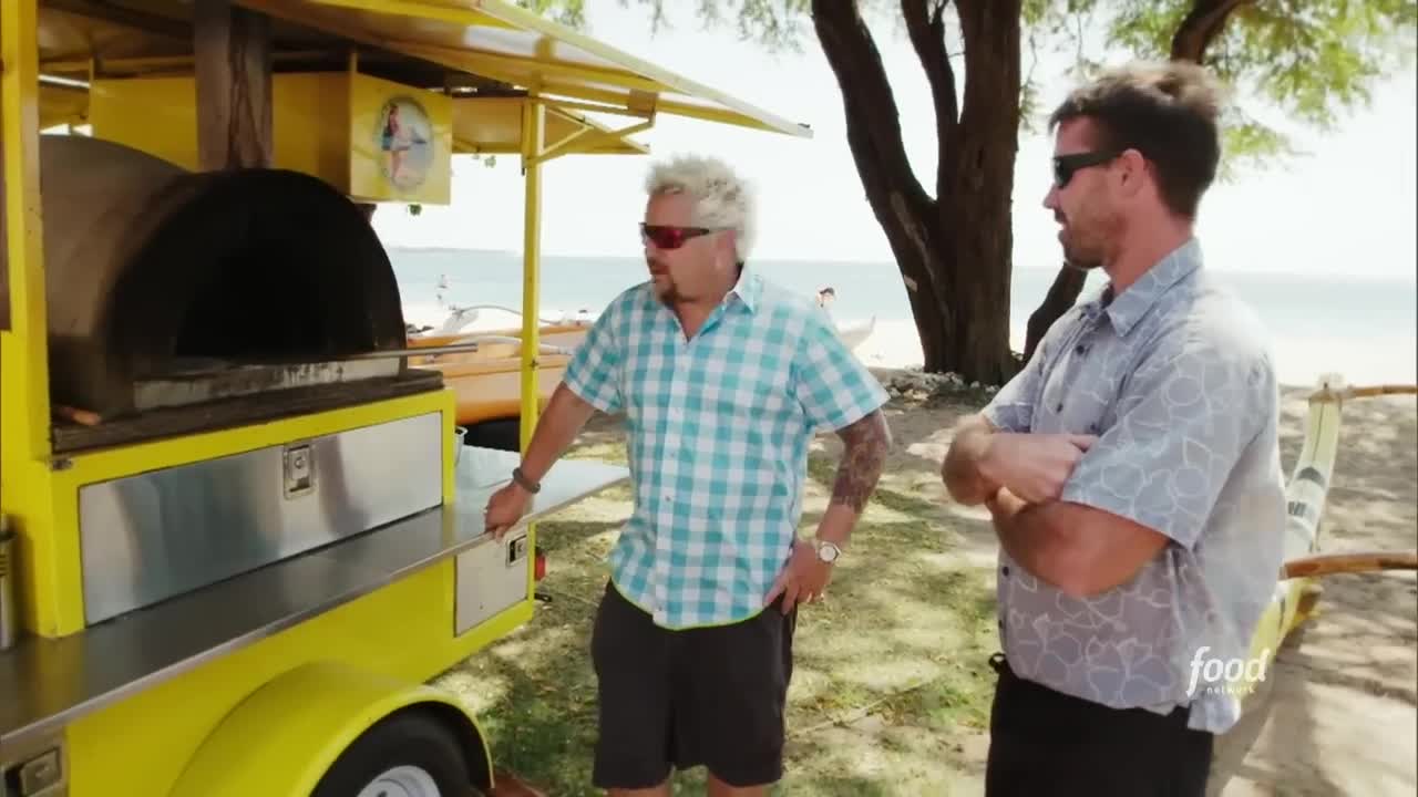 Guy Fieri Eats Dynamite Pizza in Maui Diners