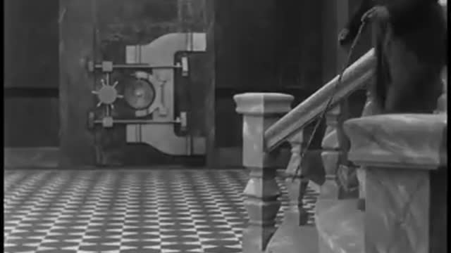 Charlie Chaplain, The Bank 1915