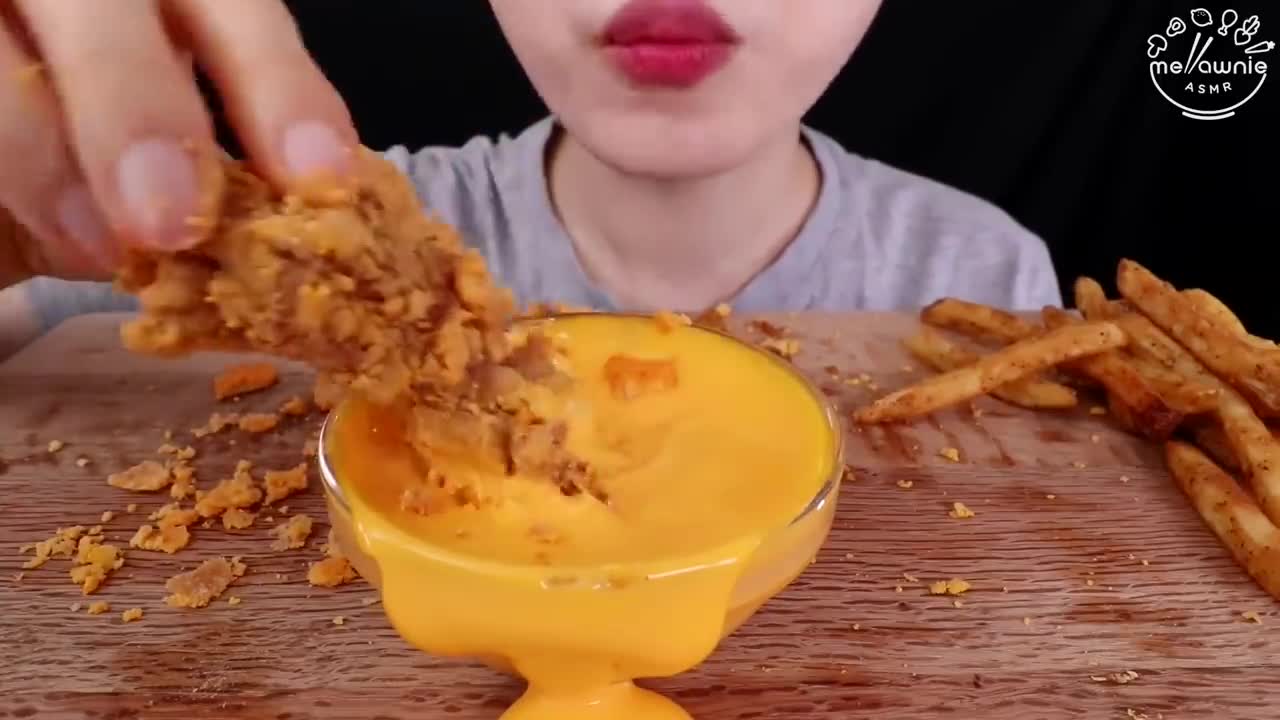 KFC CHICKEN, CHEESE BALL, CHEESE STICKS, FRIES, CHEESE SAUCE｜ASMR MUKBANG｜KFC