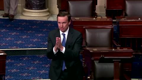 'What are we doing?' -Sen. Murphy on TX school shooting