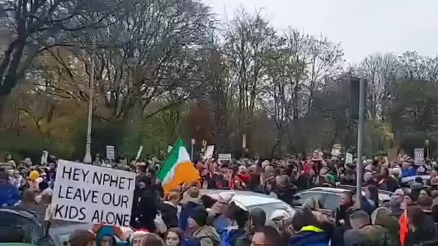 Thousands of parents with their children striking in Dublin