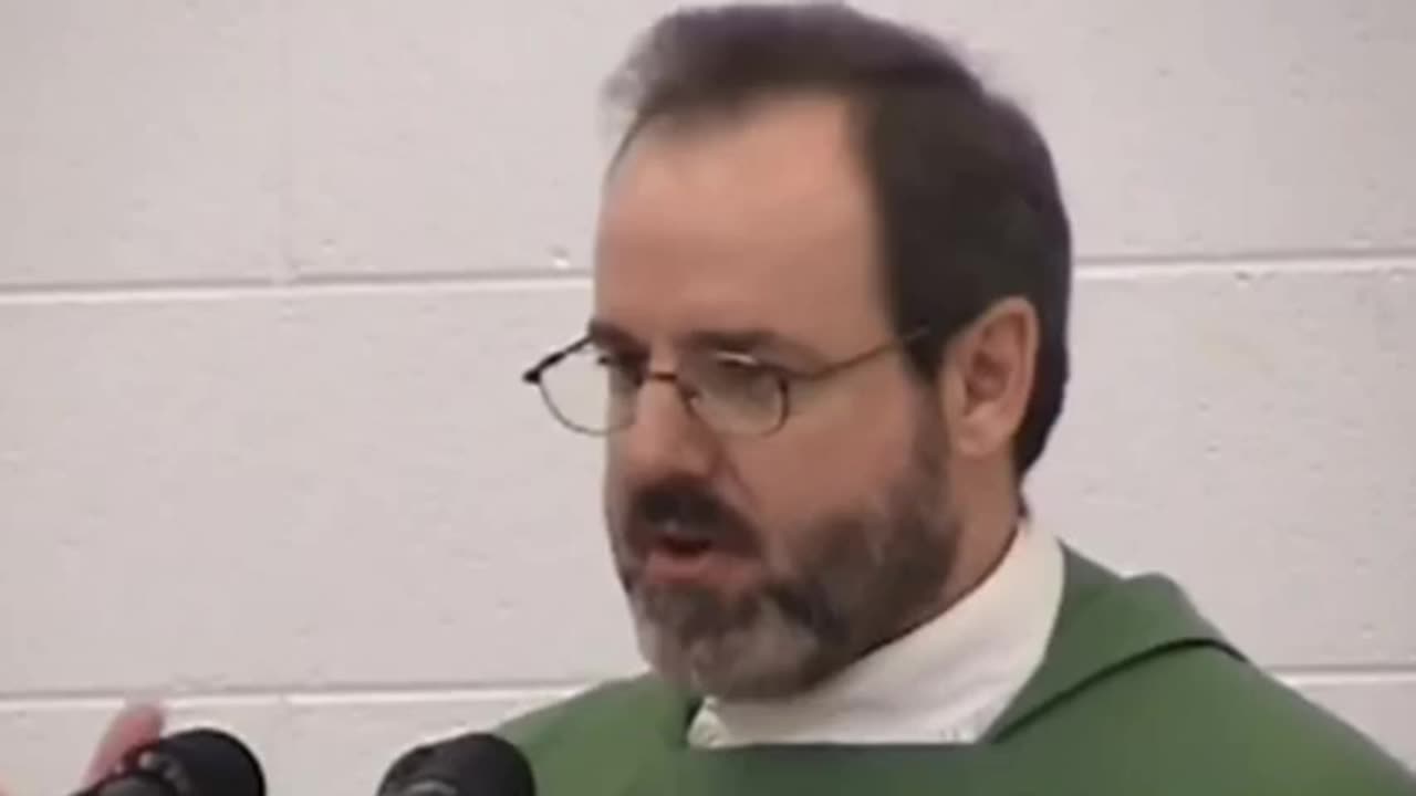 Este sacerdote no tiene miedo de hablar con la verdad. P. Billl Casey