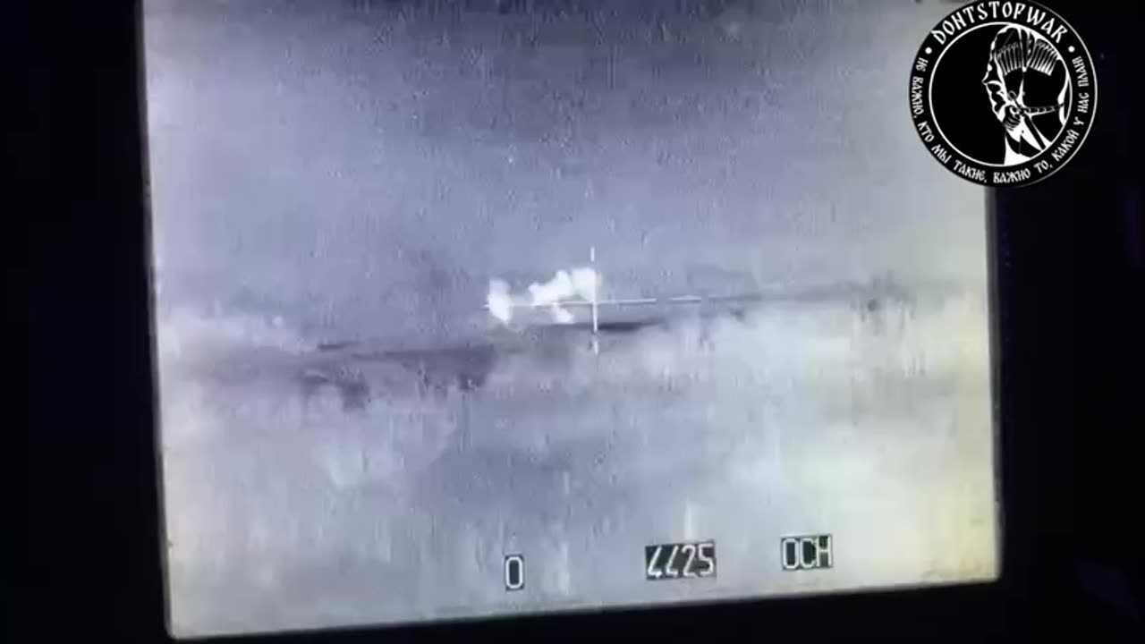 Footage of a spectacular hit on infantry from a tank in the Svatov direction.