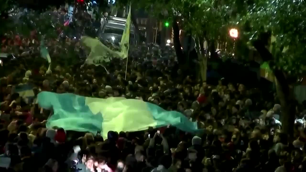 Argentina unrest shadows VP's corruption allegation