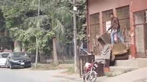 مقاطع مظحكه ههههه