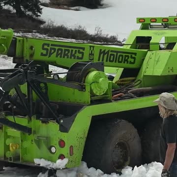 The Turtle Wrecker Pulls 80,000 Pounds