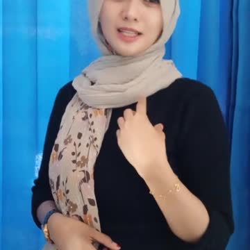 wife sulks to bang toyib