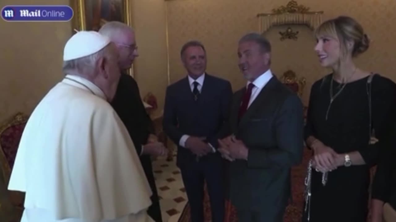 Sylvester Stallone and his family meet the pope