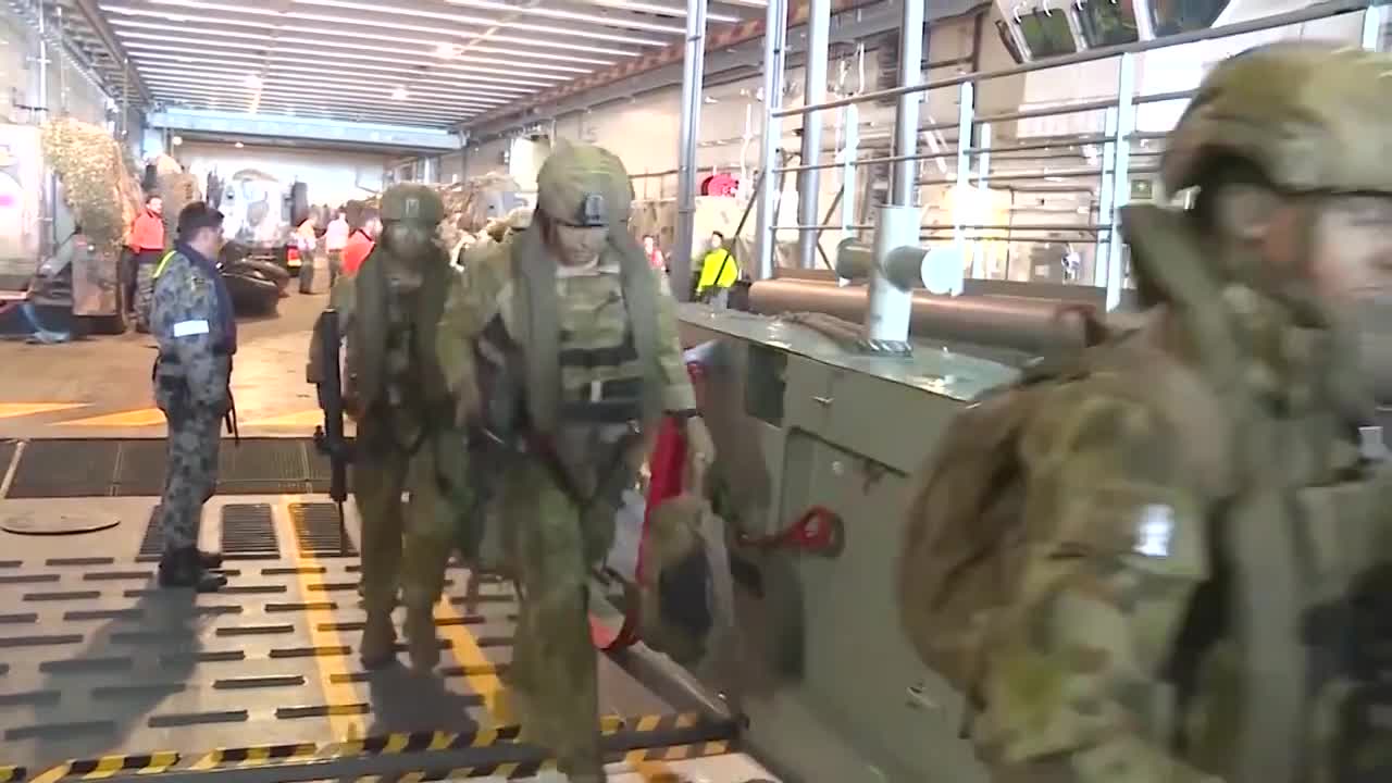 Australian Troops Conduct Beach Landing During Talisman Saber Joint Military Exercises3