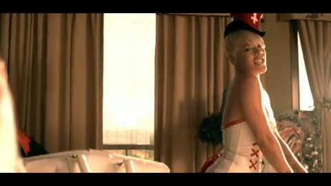 P!nk - Please Don't Leave Me