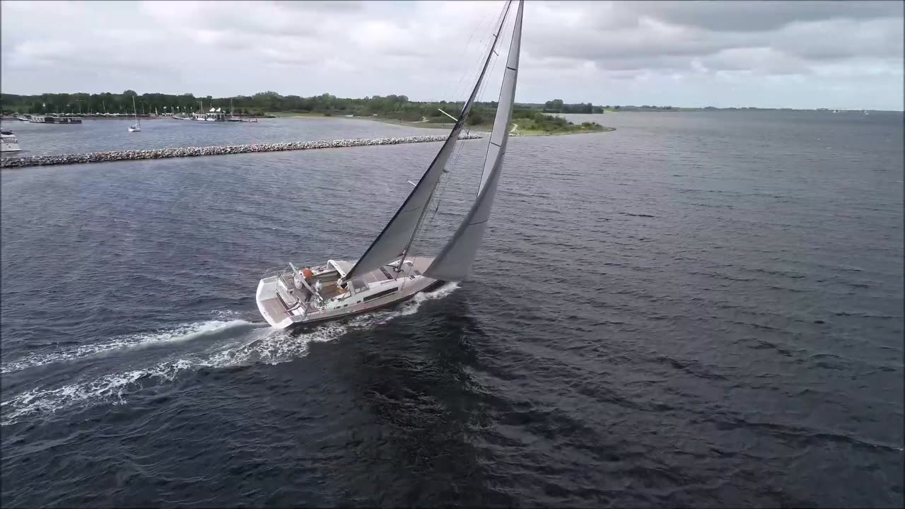 Beneteau Oceanis 58