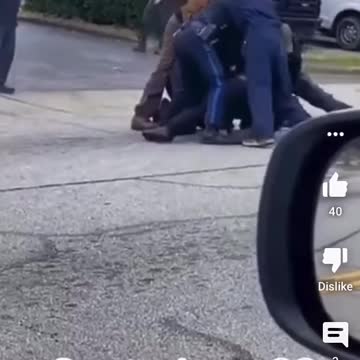 Citizens Help Police Officer