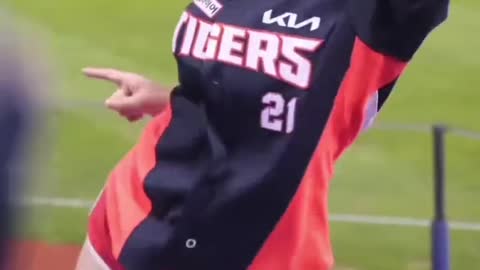 South Korean cheerleader