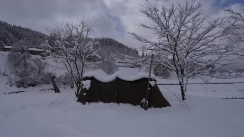 CAMPING IN HAVEY SNOWFALL