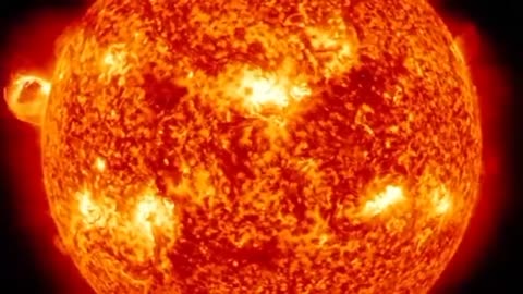 NASA_releases_high_definition_video_of_the_sun 🌞