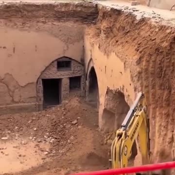 Conspiracy Theorists Claim Ancient Flood Buried Buildings: Fact or Fiction?
